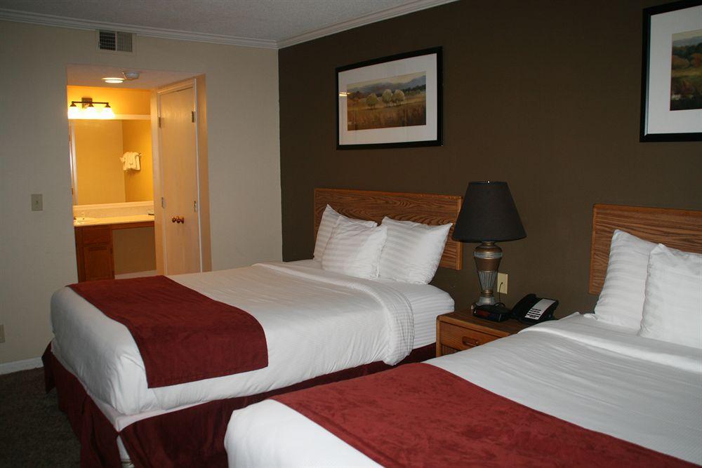 Sterling Hotel And Suites Clive Eksteriør billede