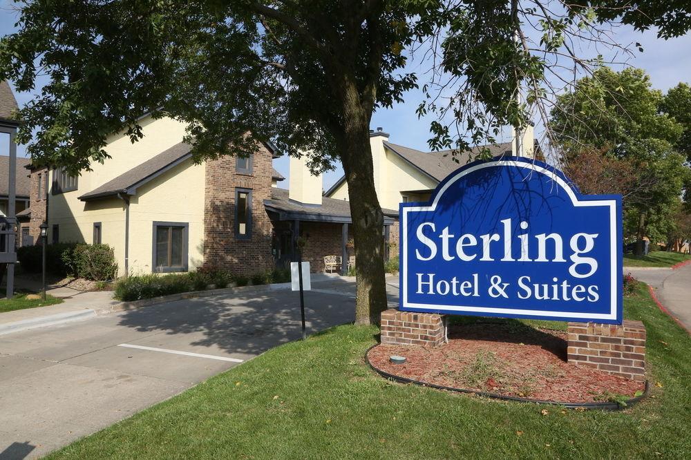 Sterling Hotel And Suites Clive Eksteriør billede