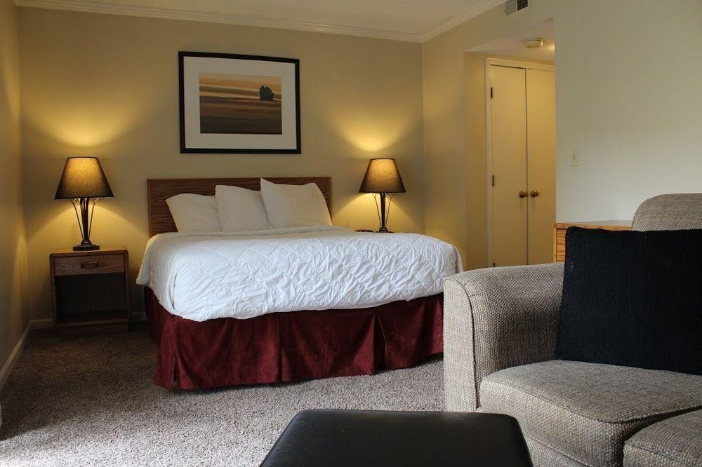 Sterling Hotel And Suites Clive Eksteriør billede